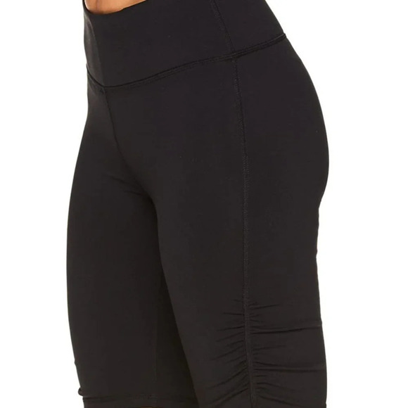 NWT Gaiam Women's Yoga Performance Spandex Compression Shorts - Black - Picture 4 of 5